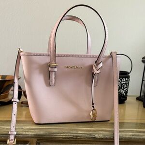 Michael Kors Bucket Crossbody Bag (Soft Pink)